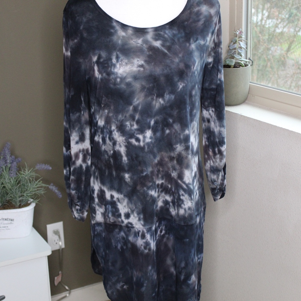 XCVI Black, Grey, and White Tie Dye Tunic